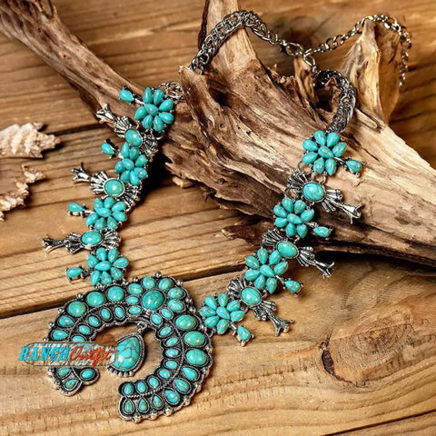 Turquoise Flower Pendant Alloy Necklace